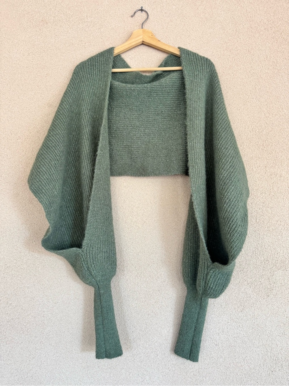 Freya Harper London All-Purpose Scarf/Wrap with sleeves in Lush Green